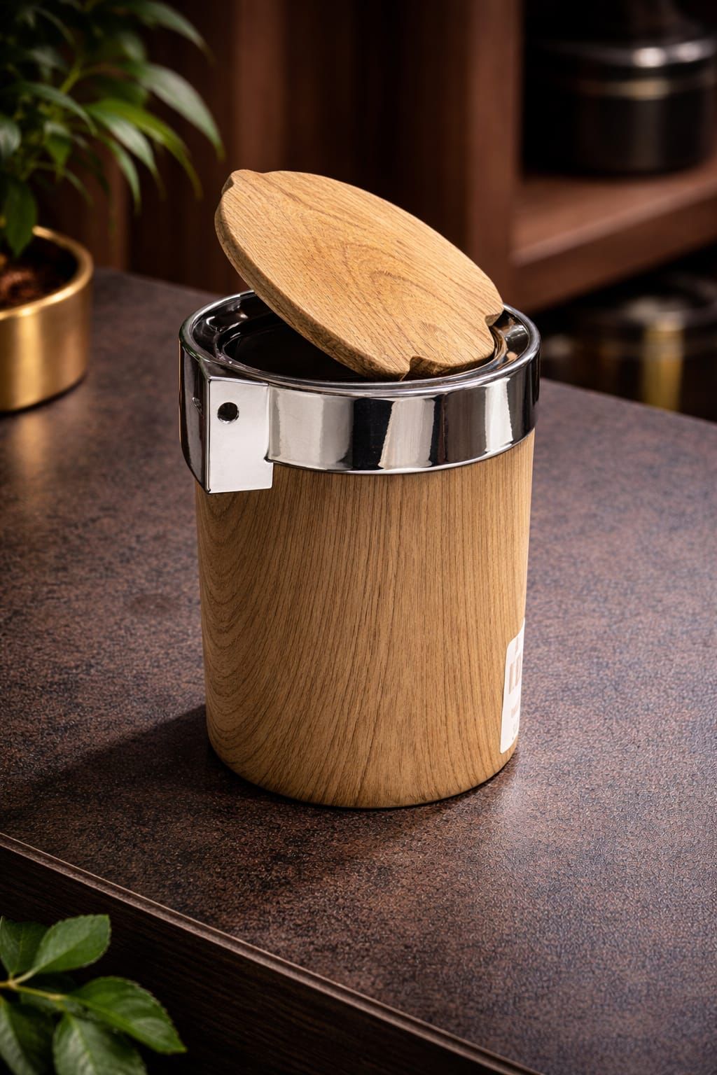 AL KHUMERY Round Leather & Stainless Steel Ashtray | 4-Slot Scalloped Metal Ring | Luxury Smoking Accessory UAE
