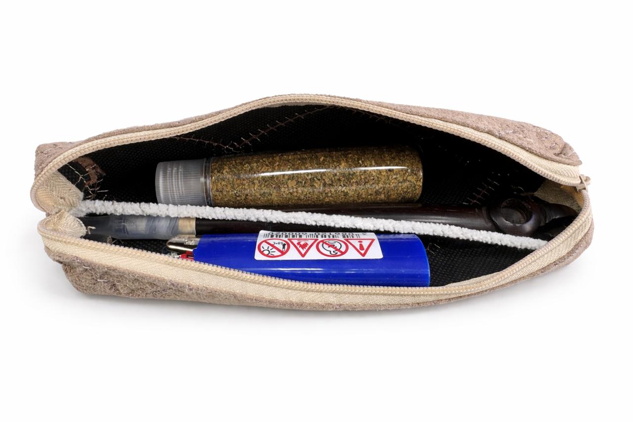 AL KHUMERY Medwakh Pouch – Premium Suede Slim Zip Case | Portable Dokha Pipe Storage Bag | 20cm | UAE