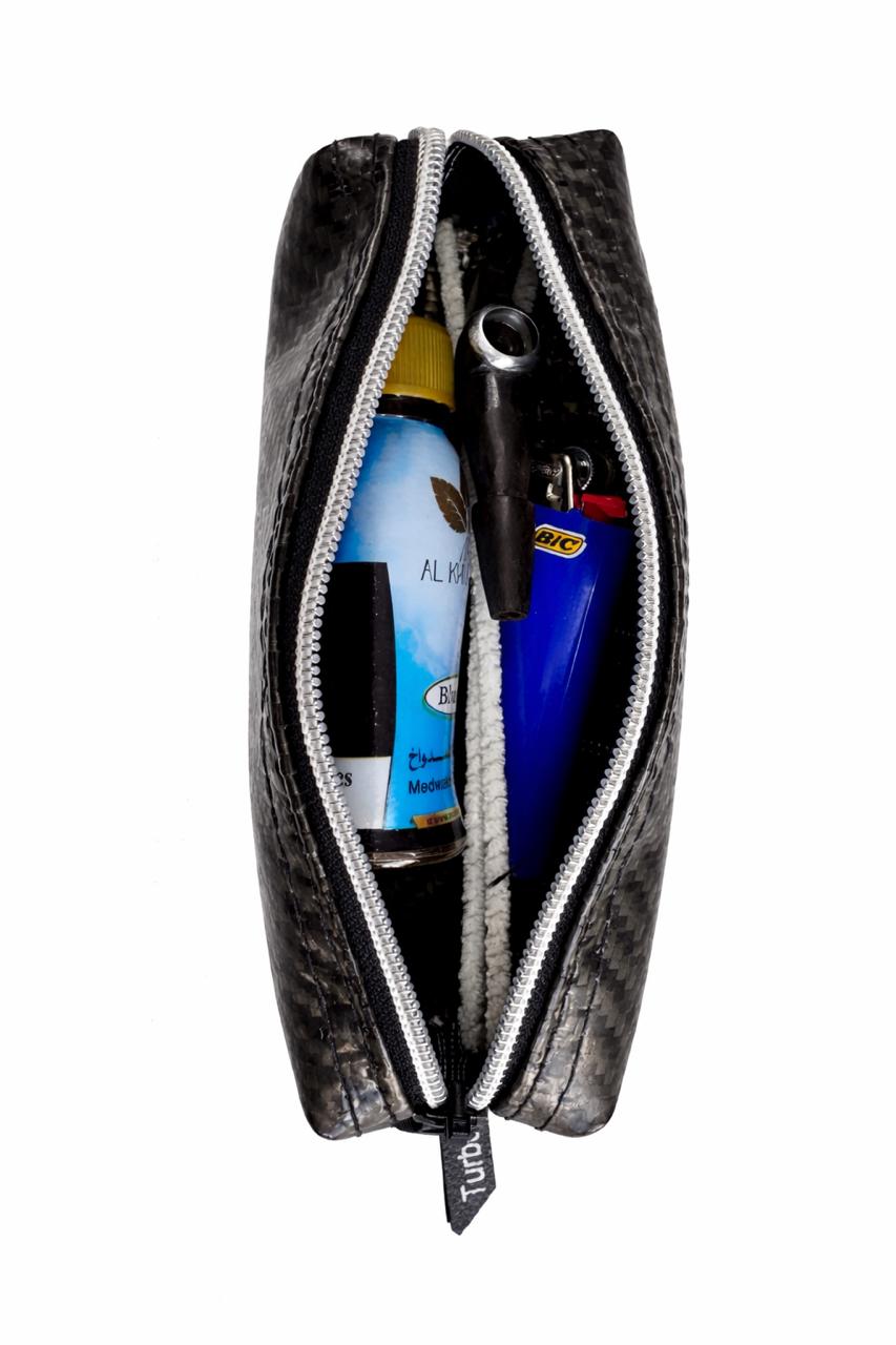 AL KHUMERY Medwakh Pouch – Carbon Fiber Texture Slim Zip Case | Premium Dokha Pipe Storage Bag | 17.5cm | UAE