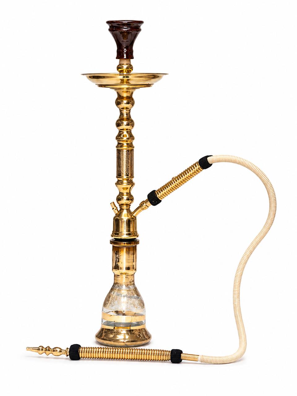 الشيشة الفاخرة المصنوعة من الذهب المصري الخُميري | عمود نحاسي طويل منقوش مع مزهرية زجاجية باللون الذهبي ووعاء سيراميك بني | مجموعة شيشة عربية تقليدية فاخرة كاملة بخرطوم معدني ذهبي | الإمارات العربية المتحدة